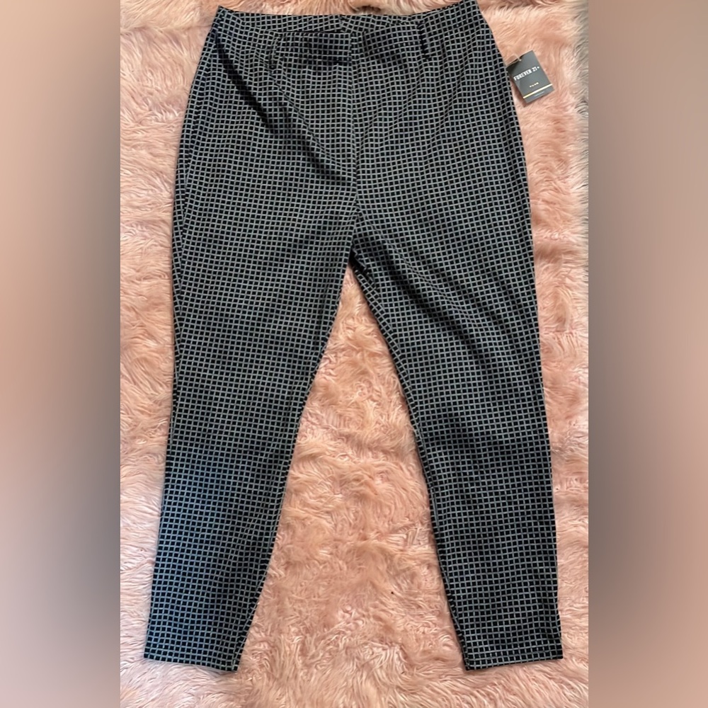 Plus Size Checkered Print Leggings